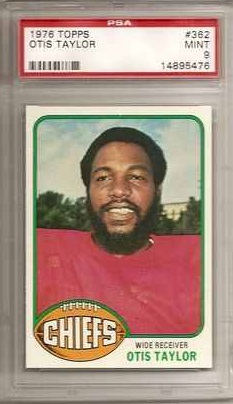1976 Topps #362 Otis Taylor, Kansas City Chiefs PSA 9