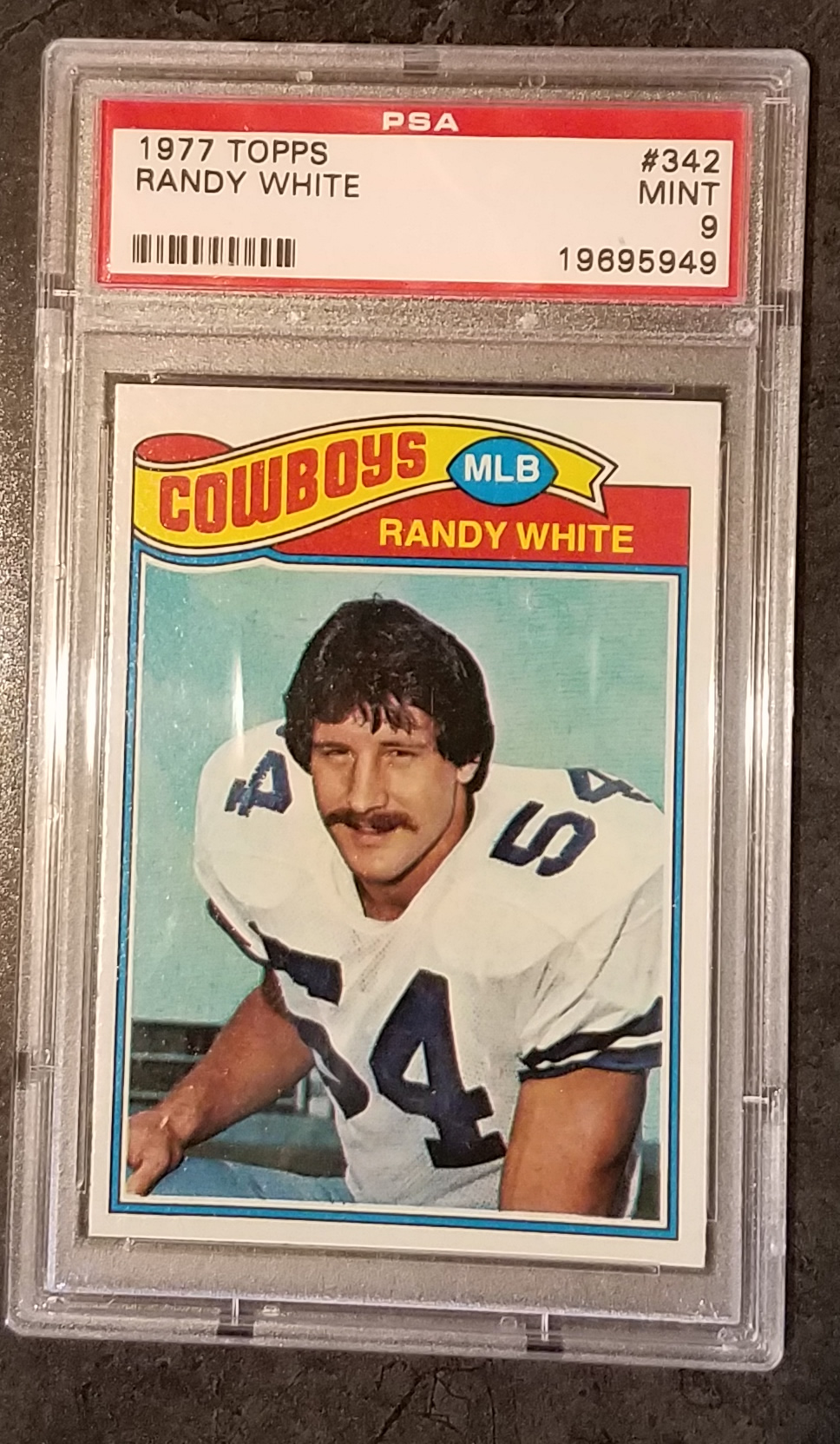 1977 Topps #342 Randy White Dallas Cowboys PSA 9